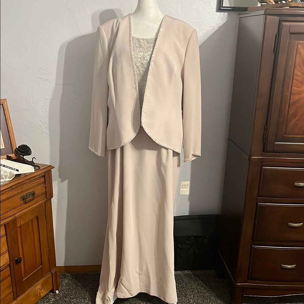 NWT Cameron Blake Elegant Dress and Jacket Set Sz 20 WP